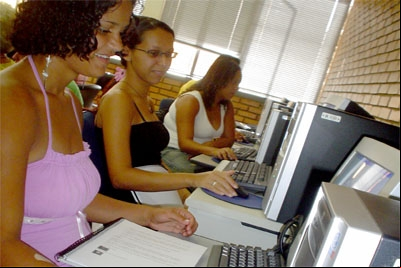 Rede Que Vale promove capacitação profissional de jovens.