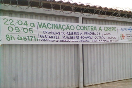 Funcionárias fecham posto de saúde mais cedo e negam vacinação 