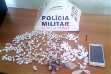 Militares apreendem armas e entorpecentes em bairros de Contagem