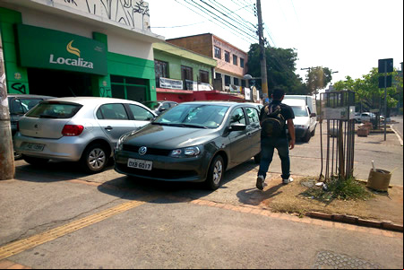 eio público virou estacionamento em Contagem
