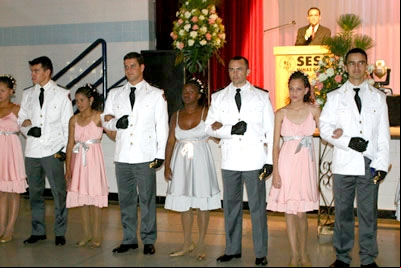 O sonho da  festa de 15 anos foi realizado para 25 garotas especiais.