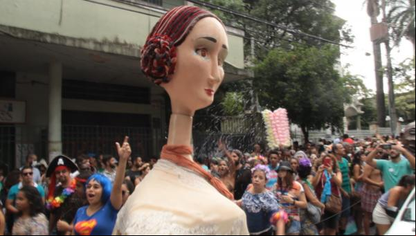 Bloco Maria Baderna desfila no Carnaval de Contagem e BH