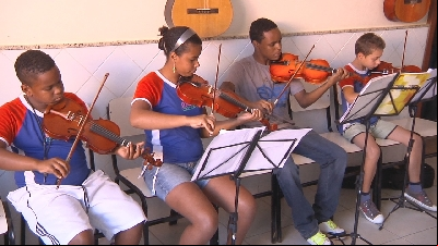 ASSOCIAÇÃO CRESCER, REFERÊNCIA PARA CRIANÇAS E ADOLESCENTES
