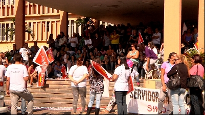 SERVIDORES DA SAÚDE DE CONTAGEM FAZEM PARALISAÇÃO DE ADVERTÊNCIA 